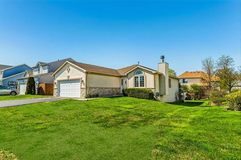 Photo of 2708 W Lucia Avenue, Waukegan, IL 60085 (MLS # 12628320)