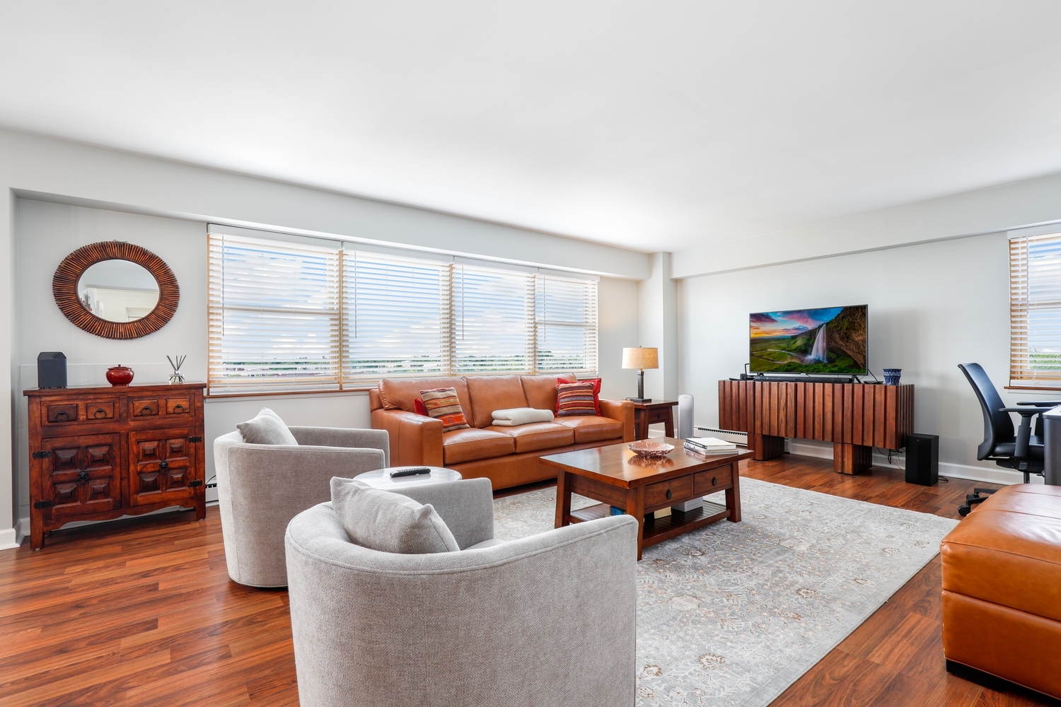 141 N La Grange Road 805
