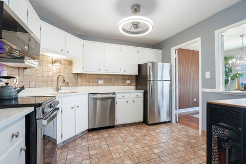 Tiny photo for 141 N La Grange Road #805, La Grange, IL 60525 (MLS # 12672821)