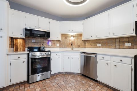Tiny photo for 141 N La Grange Road #805, La Grange, IL 60525 (MLS # 12672821)
