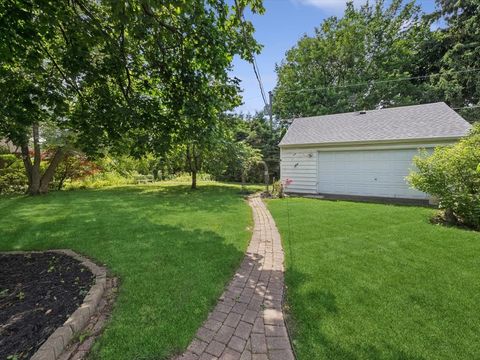 Tiny photo for 904 S 2nd Avenue, Des Plaines, IL 60016 (MLS # 12644440)