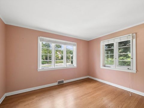 Tiny photo for 904 S 2nd Avenue, Des Plaines, IL 60016 (MLS # 12644440)