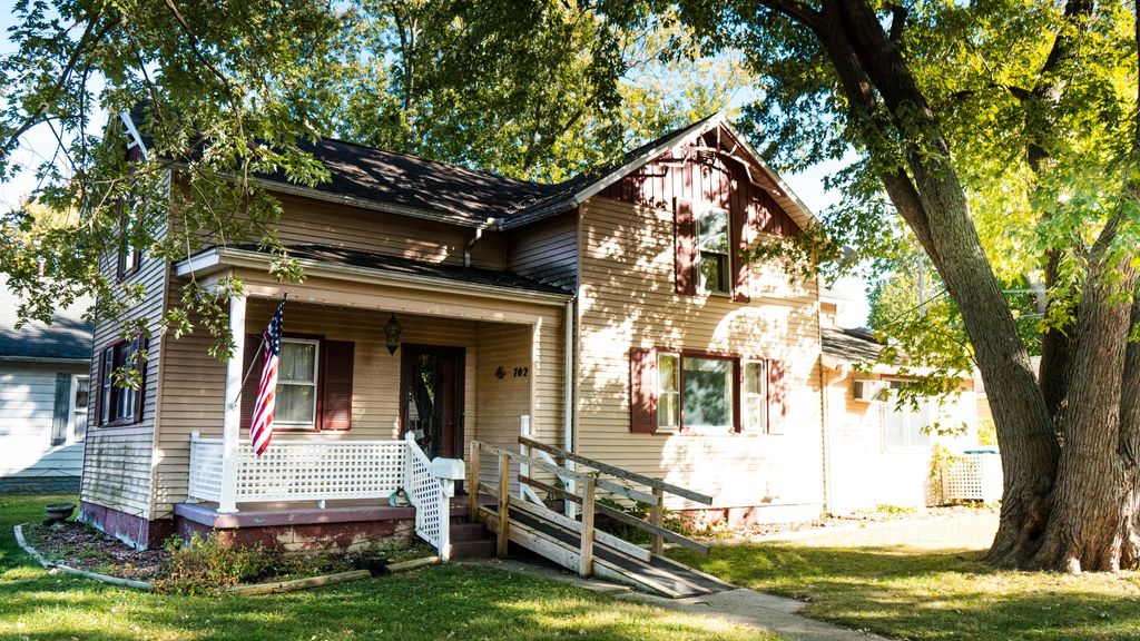 Photo for 702 E Timber Street, Pontiac, IL 61764 (MLS # 12488883)