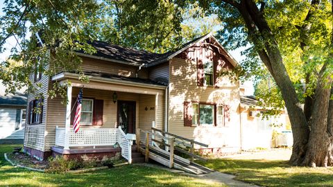 Photo of 702 E Timber Street, Pontiac, IL 61764 (MLS # 12488883) Photo of 702 E Timber Street, Pontiac, IL 61764 (MLS # 12488883)