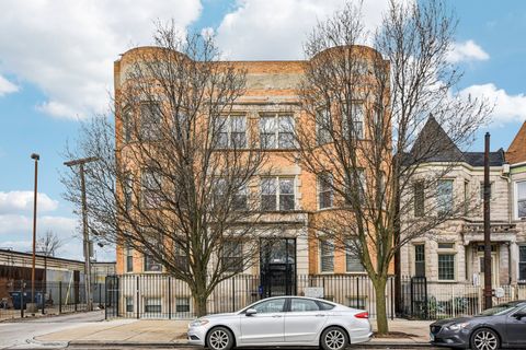 Photo of 4644 S Prairie Avenue #2N, Chicago, IL 60653 (MLS # 12567475)