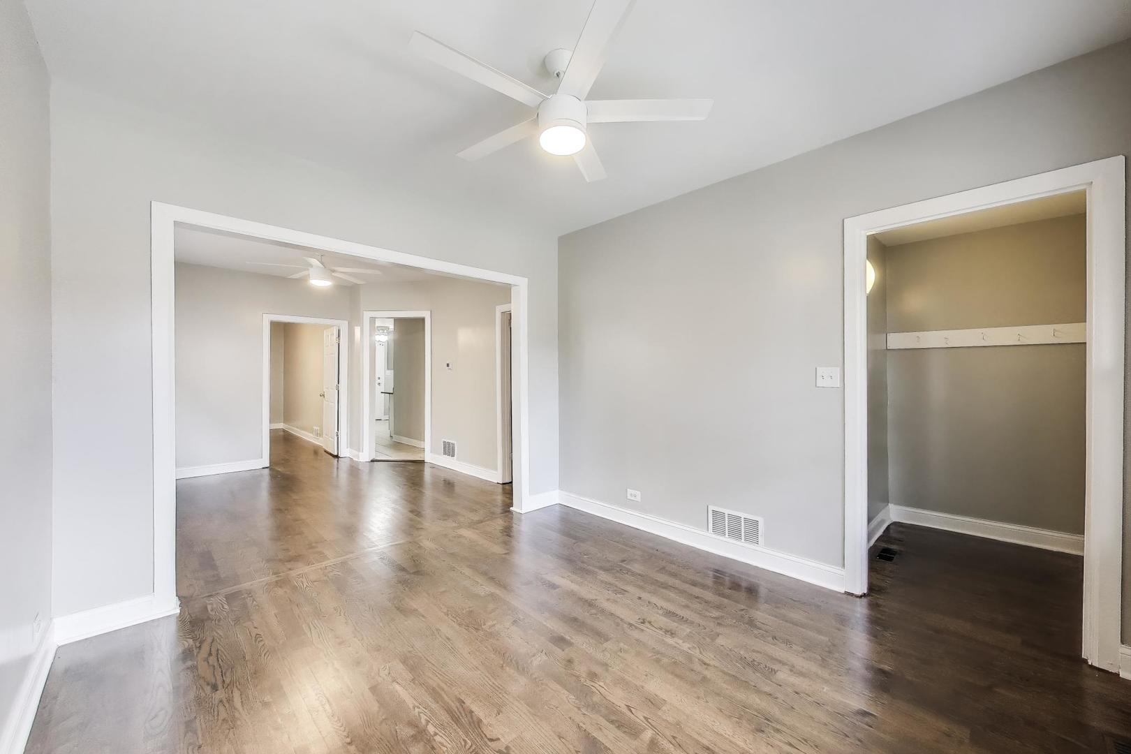 2319 W 71st Street
