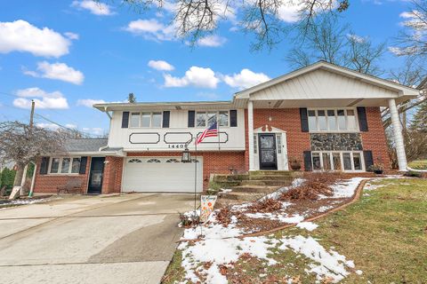 Photo of 14405 Greenland Avenue, Orland Park, IL 60462 (MLS # 12542852)