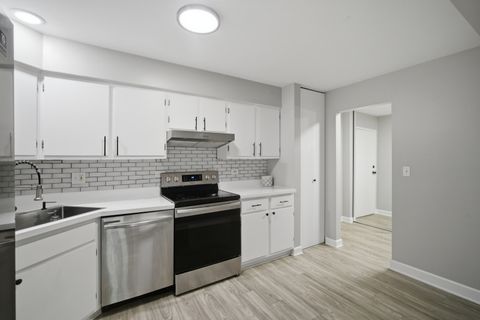Tiny photo for 2600 Brookwood Way Drive #114, Rolling Meadows, IL 60008 (MLS # 12653171)