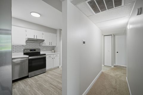 Tiny photo for 2600 Brookwood Way Drive #114, Rolling Meadows, IL 60008 (MLS # 12653171)