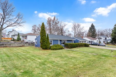 Tiny photo for 5522 PERSHING Avenue, Downers Grove, IL 60515 (MLS # 12537277)