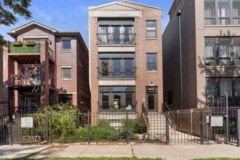 Photo of 2708 W Thomas Street #2, Chicago, IL 60622 (MLS # 12477377)