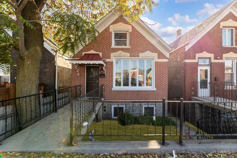 Photo of 3305 S Damen Avenue, Chicago, IL 60608 (MLS # 12512765)