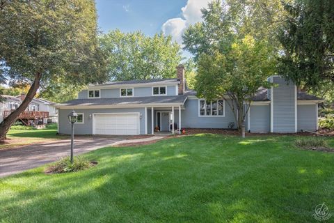 Photo of 28437 W Lindbergh Drive, Barrington, IL 60010 (MLS # 12479125)