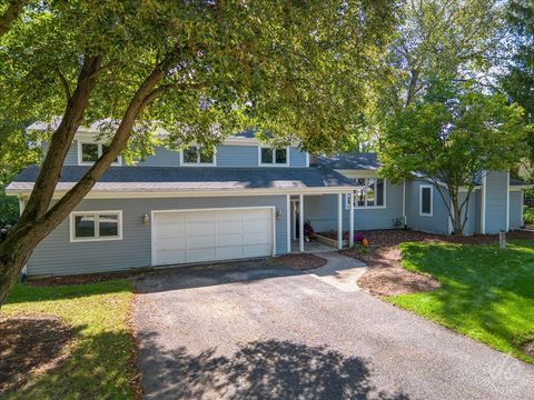 Tiny photo for 28437 W Lindbergh Drive, Barrington, IL 60010 (MLS # 12479125)