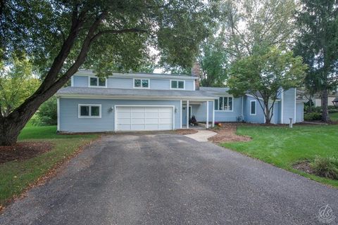 Tiny photo for 28437 W Lindbergh Drive, Barrington, IL 60010 (MLS # 12479125)
