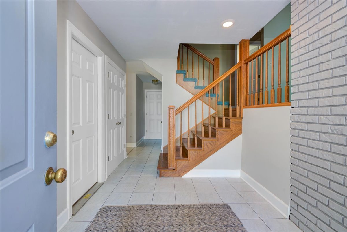 28437 W Lindbergh Drive