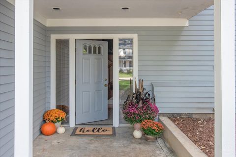 Tiny photo for 28437 W Lindbergh Drive, Barrington, IL 60010 (MLS # 12479125)