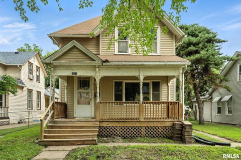 Tiny photo for 2010 W 1ST Street, Davenport, IA 52802 (MLS # QC4268997)