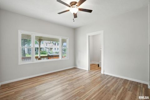 Tiny photo for 2010 W 1ST Street, Davenport, IA 52802 (MLS # QC4268997)