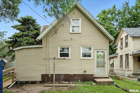 Tiny photo for 2010 W 1ST Street, Davenport, IA 52802 (MLS # QC4268997)