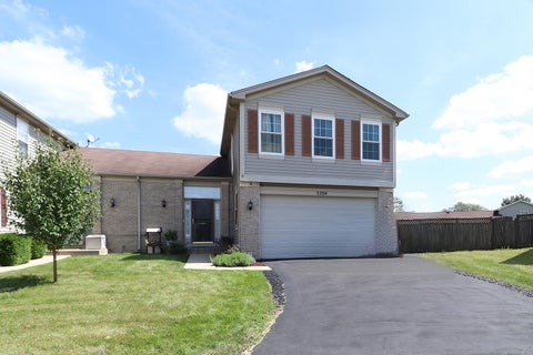 Photo of 2204 HOLLISTER Court, Plainfield, IL 60586 (MLS # 12743866)