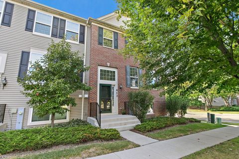 Tiny photo for 413 Town Center Boulevard, Gilberts, IL 60136 (MLS # 12485223)