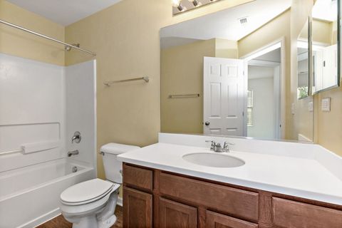 Tiny photo for 413 Town Center Boulevard, Gilberts, IL 60136 (MLS # 12485223)