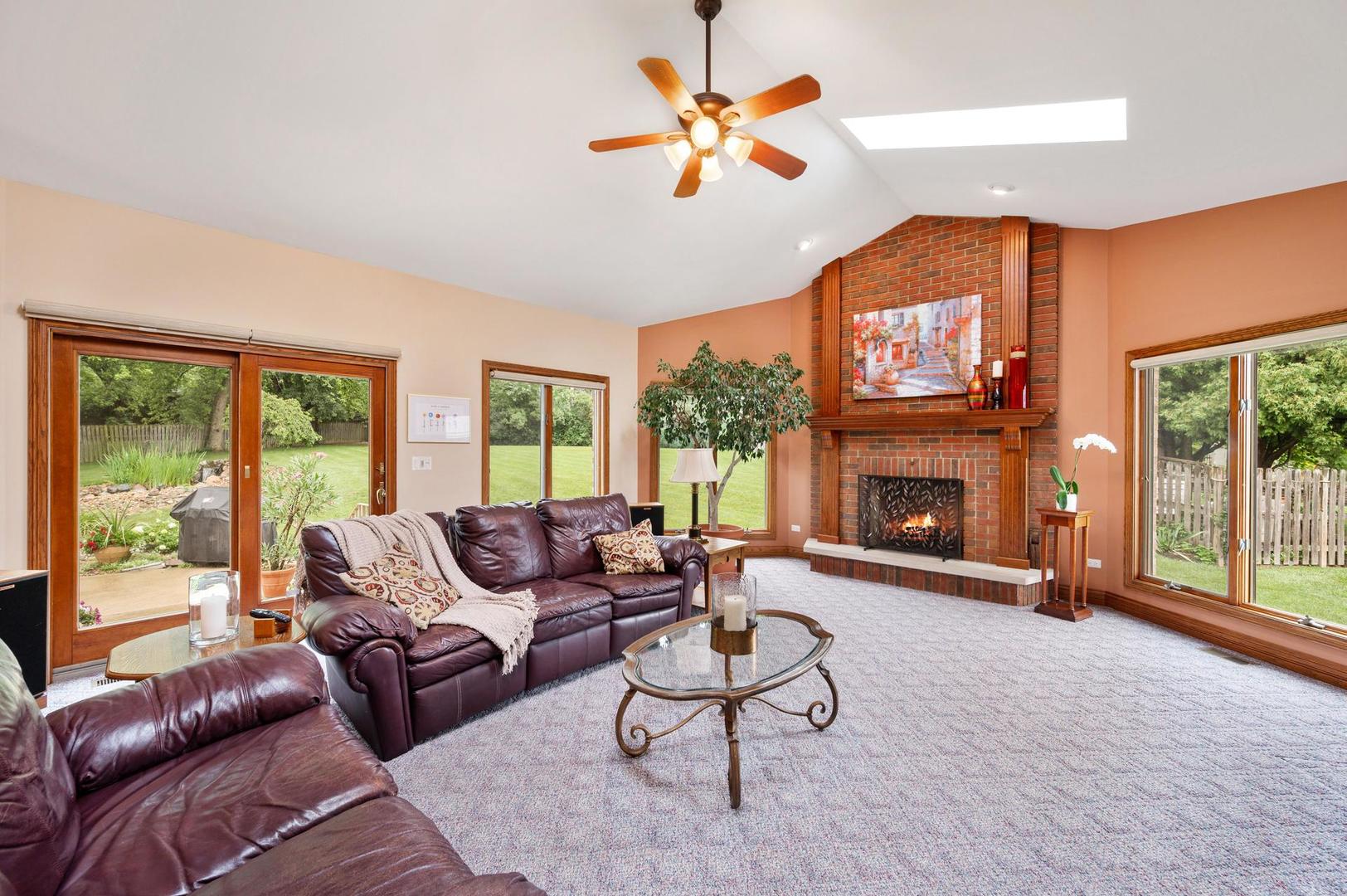 426 E Niagara Avenue