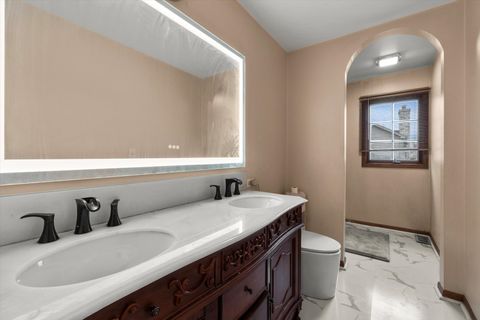 Tiny photo for 342 Diana Court, Bensenville, IL 60106 (MLS # 12525972)