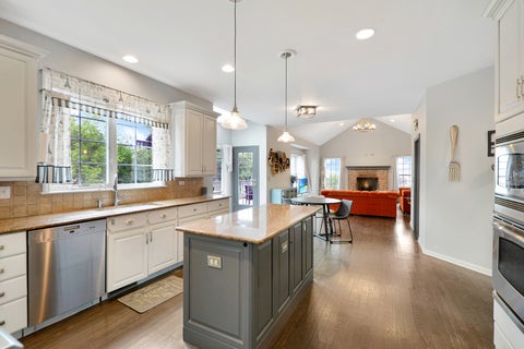 Tiny photo for 88 Open Parkway S, Hawthorn Woods, IL 60047 (MLS # 12744378)