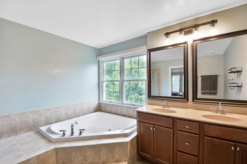 Tiny photo for 88 Open Parkway S, Hawthorn Woods, IL 60047 (MLS # 12744378)