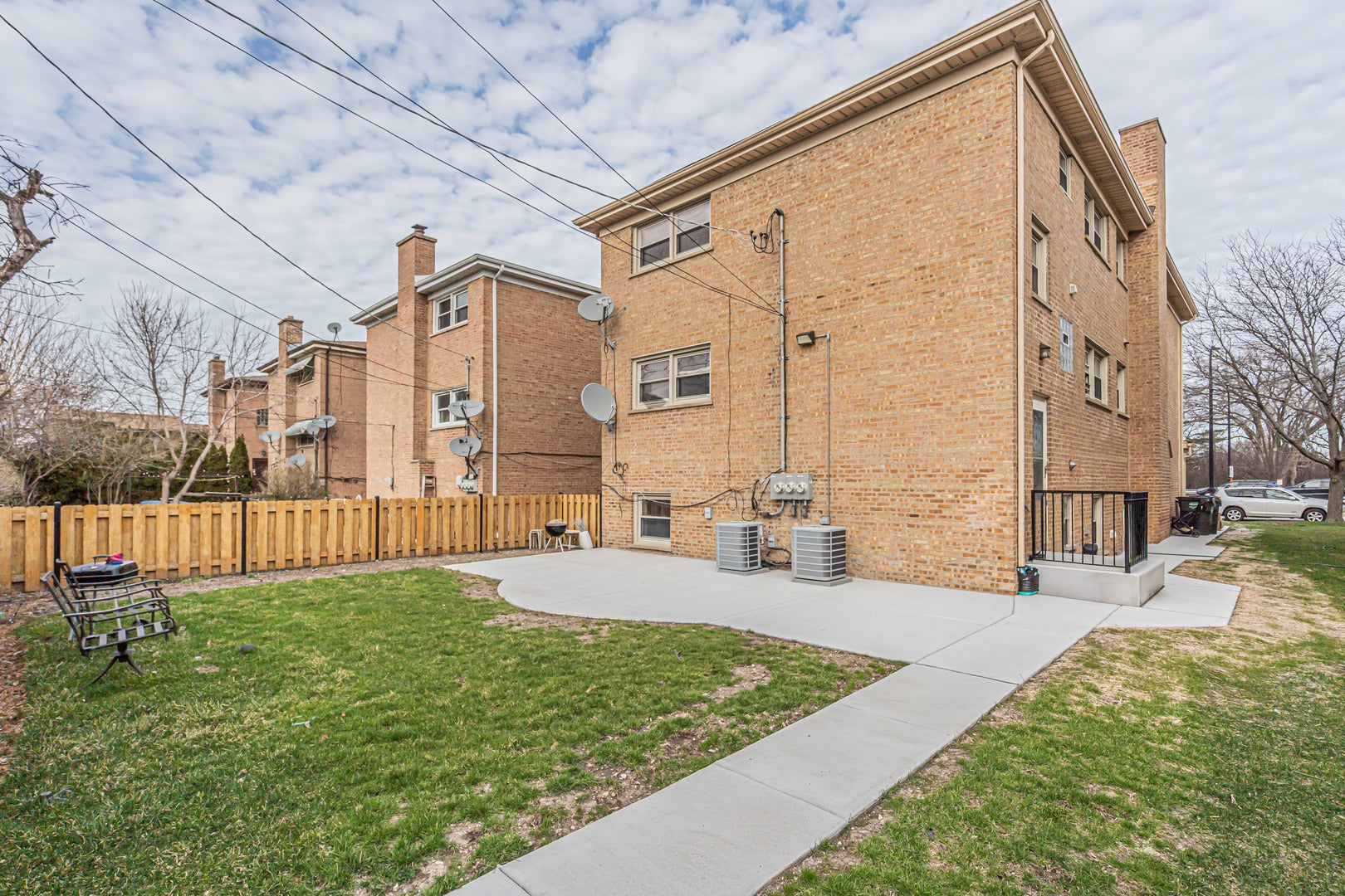 6420 N Spaulding Avenue 2