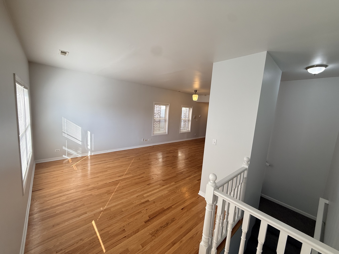 6823 S DORCHESTER Avenue 3