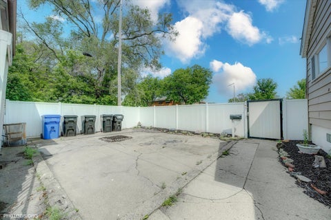 Tiny photo for 10004 S Torrence Avenue, Chicago, IL 60617 (MLS # 12622472)