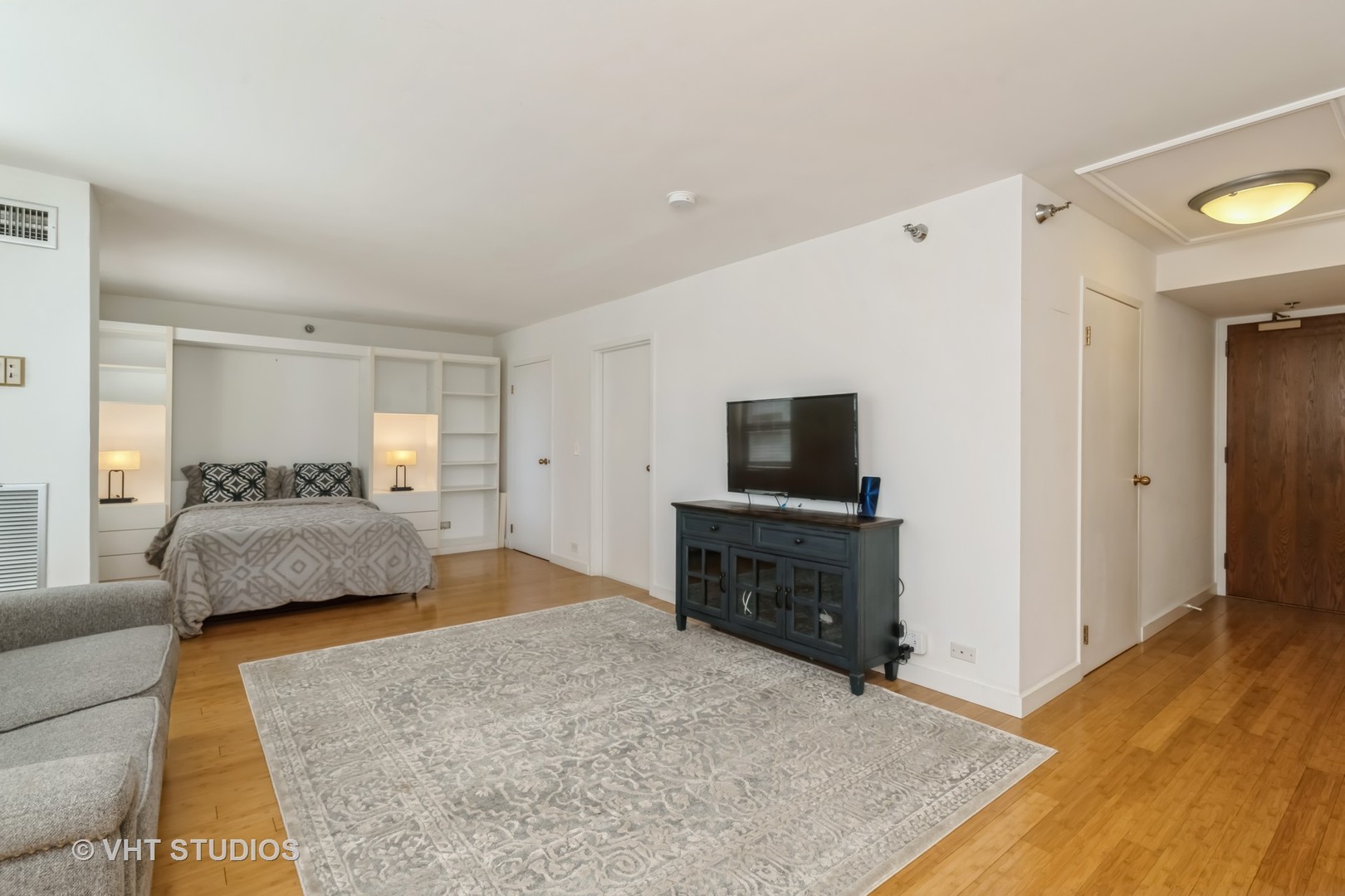 401 E Ontario Street 2606