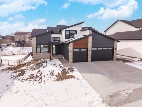 Tiny photo for 5303 Finlen Lane, Bloomington, IL 61705 (MLS # 12557250)