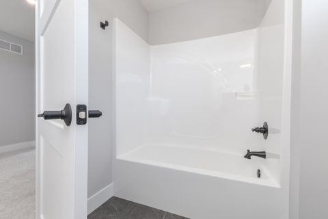 Tiny photo for 5303 Finlen Lane, Bloomington, IL 61705 (MLS # 12557250)