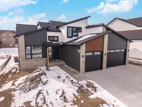 Tiny photo for 5303 Finlen Lane, Bloomington, IL 61705 (MLS # 12557250)