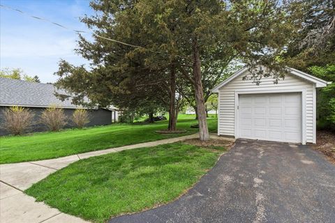 Tiny photo for 1631 Park Street, McHenry, IL 60050 (MLS # 12621330)
