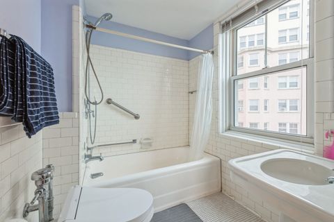 Tiny photo for 5555 N Sheridan Road #1506, Chicago, IL 60640 (MLS # 12441581)