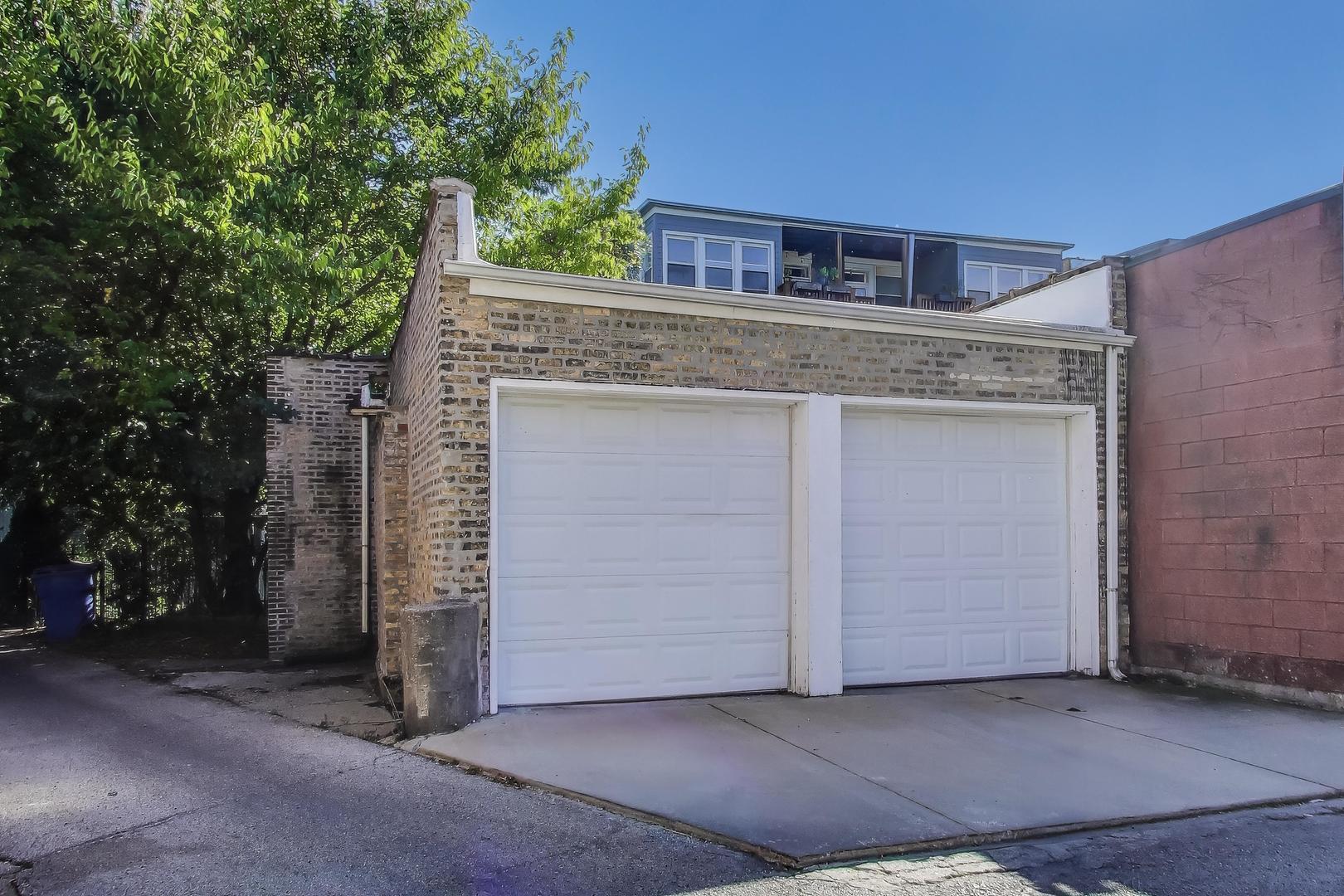 2524 W Winnemac Avenue