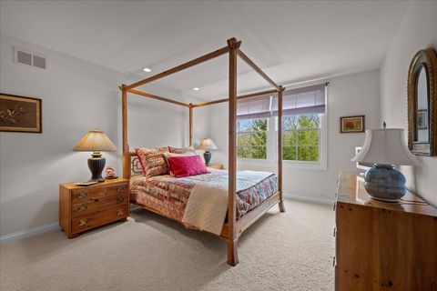 Tiny photo for 195 S Bradford Court, Lake Forest, IL 60045 (MLS # 12520898)