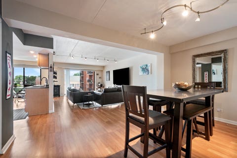 Tiny photo for 828 Graceland Avenue #404, Des Plaines, IL 60016 (MLS # 12718644)
