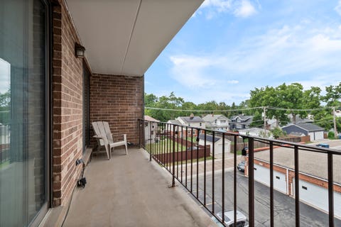 Tiny photo for 828 Graceland Avenue #404, Des Plaines, IL 60016 (MLS # 12718644)
