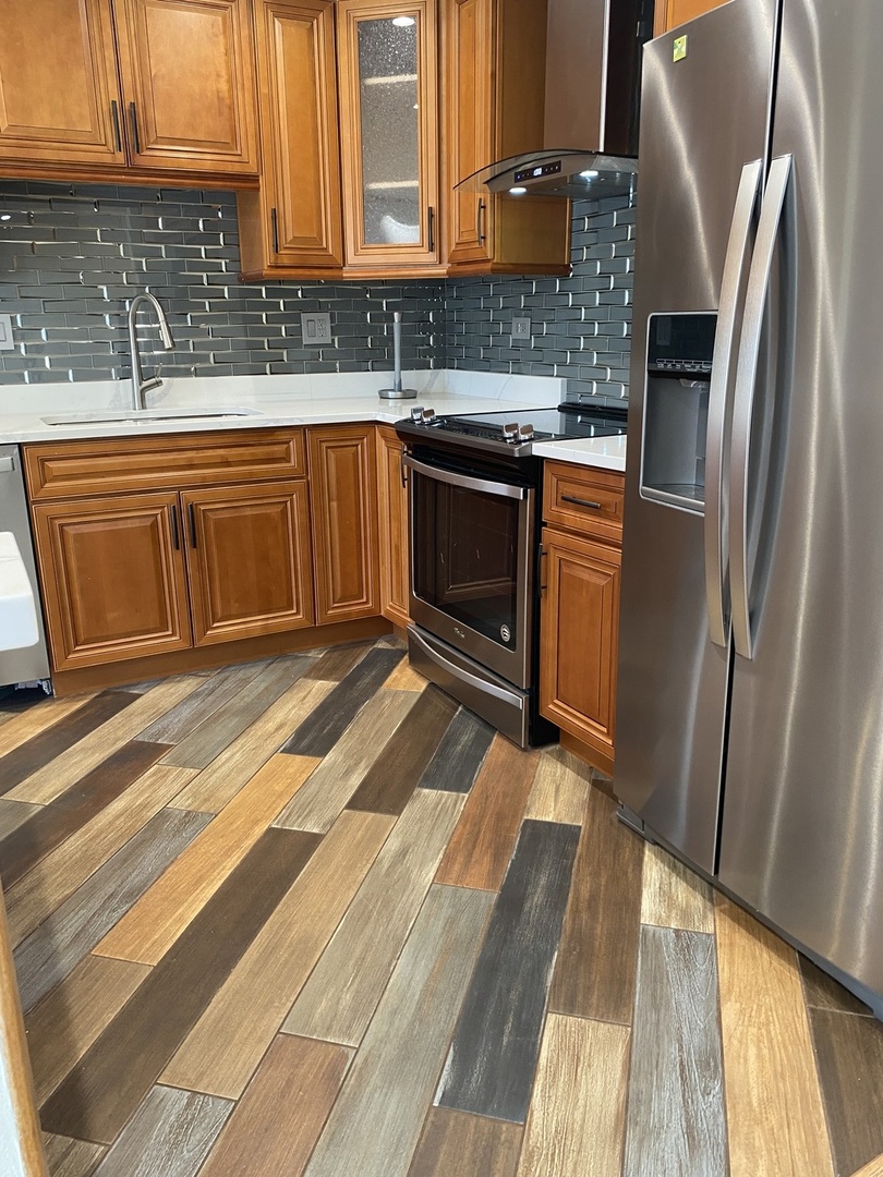 50 Plymouth Court 202B