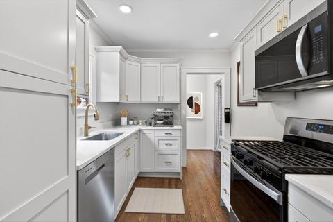 Tiny photo for 320 Chalmers Street, Geneva, IL 60134 (MLS # 12654022)