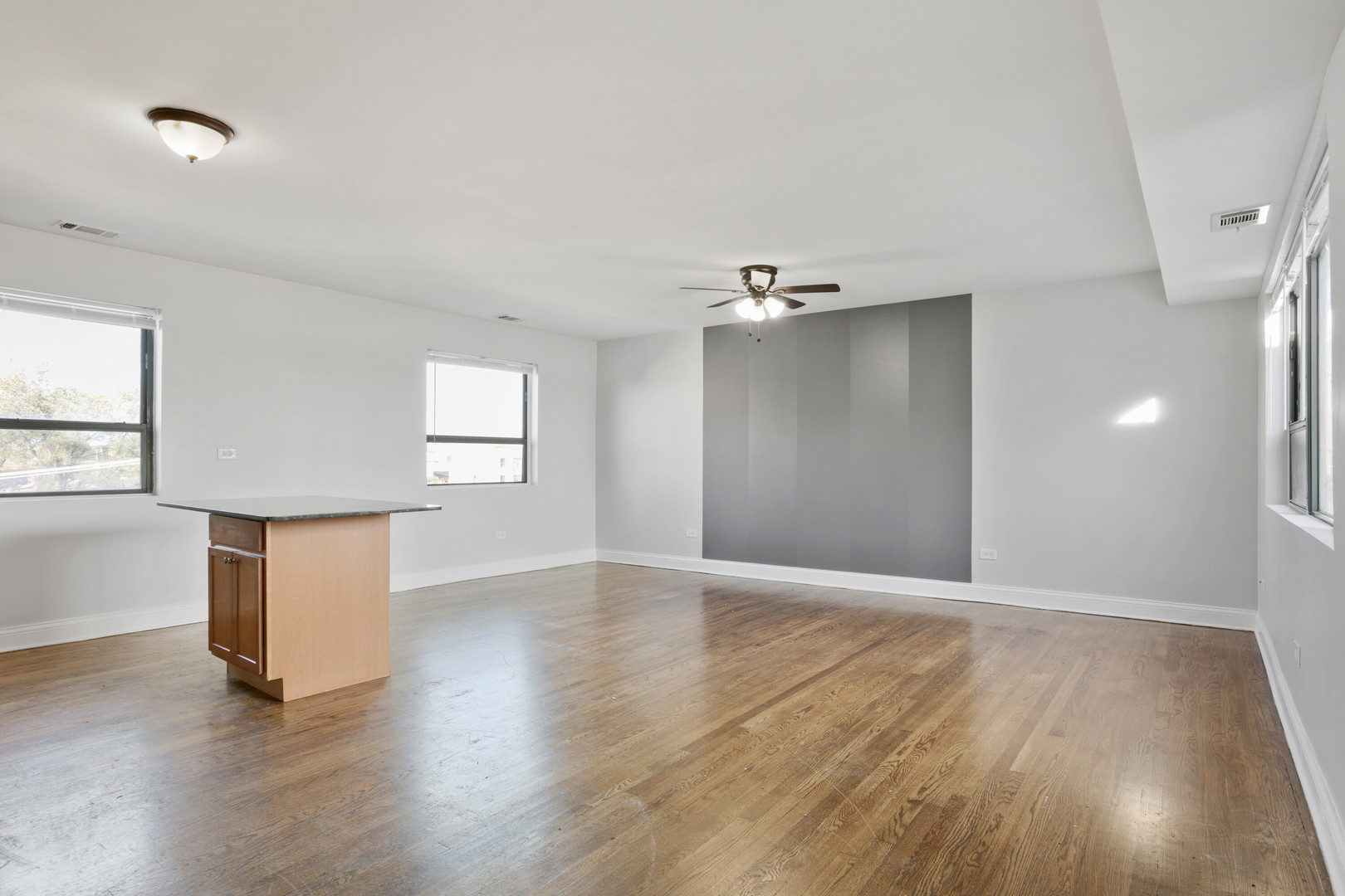 7616 N MARSHFIELD Avenue 407