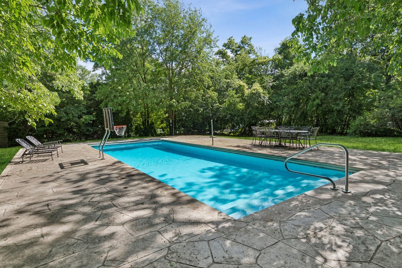 1336 Foxglove Drive