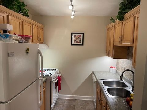 Tiny photo for 158 E Bailey Road #F, Naperville, IL 60565 (MLS # 12511607)