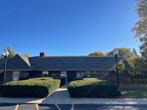 Tiny photo for 158 E Bailey Road #F, Naperville, IL 60565 (MLS # 12511607)